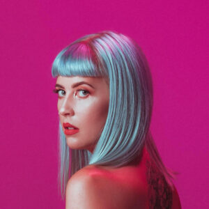 Reija Lee’s debut solo single is an 80s inspired synth pop anthem full of tasty neon vibes